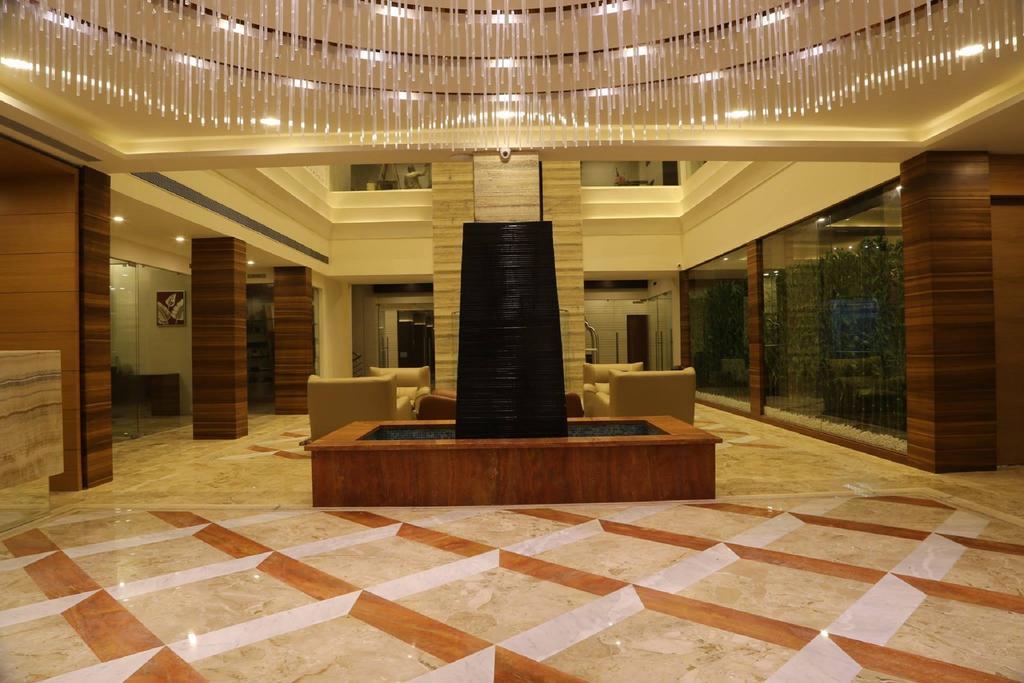 เดอะ เฟิร์น เรสซิเดนซี กาแล็กซี มอลล์ Hotel Mundra ภายนอก รูปภาพ
