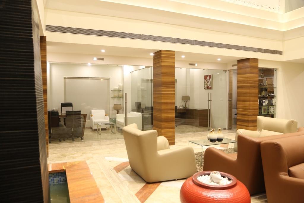 เดอะ เฟิร์น เรสซิเดนซี กาแล็กซี มอลล์ Hotel Mundra ภายนอก รูปภาพ