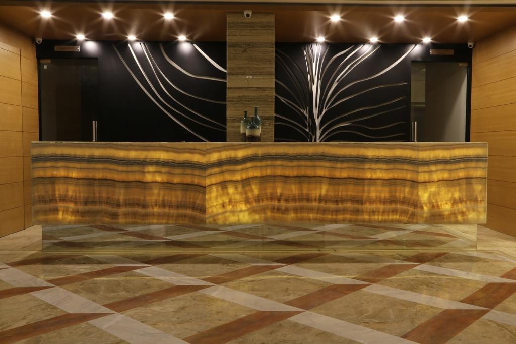 เดอะ เฟิร์น เรสซิเดนซี กาแล็กซี มอลล์ Hotel Mundra ภายนอก รูปภาพ