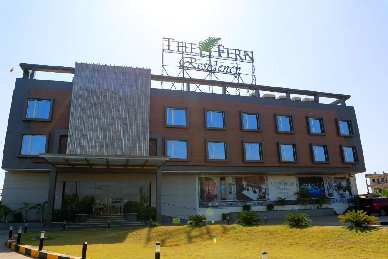 เดอะ เฟิร์น เรสซิเดนซี กาแล็กซี มอลล์ Hotel Mundra ภายนอก รูปภาพ